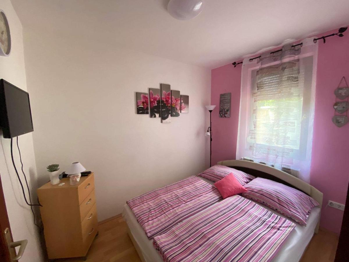 Hellasz Apartman Jula Exterior foto