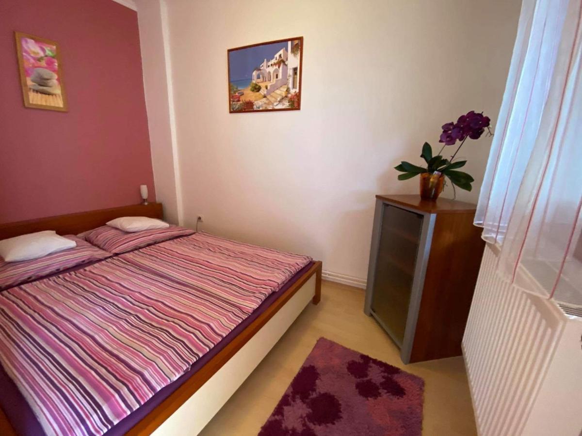 Hellasz Apartman Jula Exterior foto