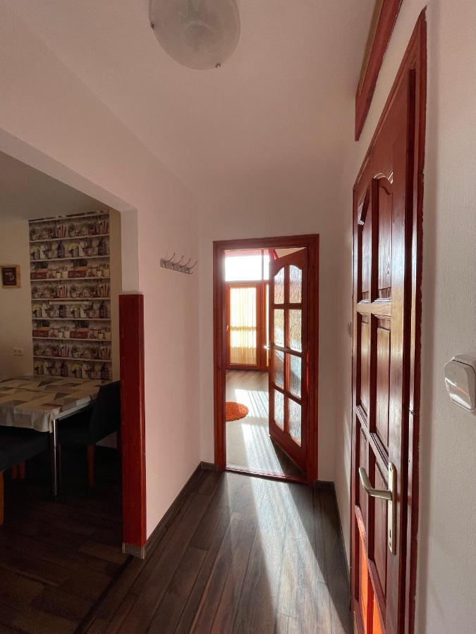 Hellasz Apartman Jula Exterior foto