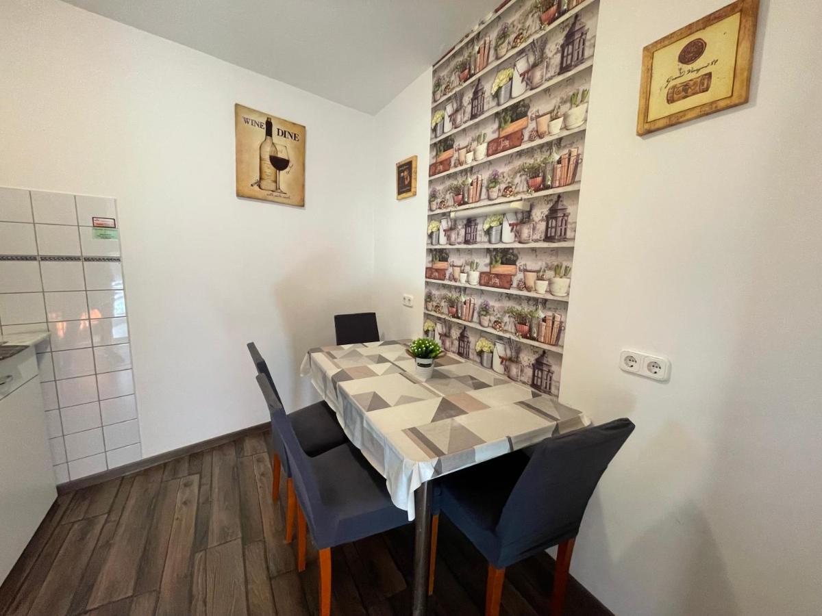 Hellasz Apartman Jula Exterior foto